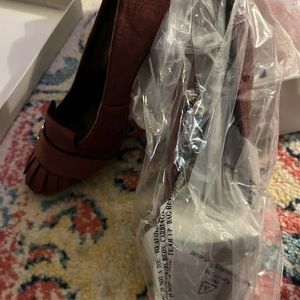 I love these so much I bought two maroon and gold! These are maroon.